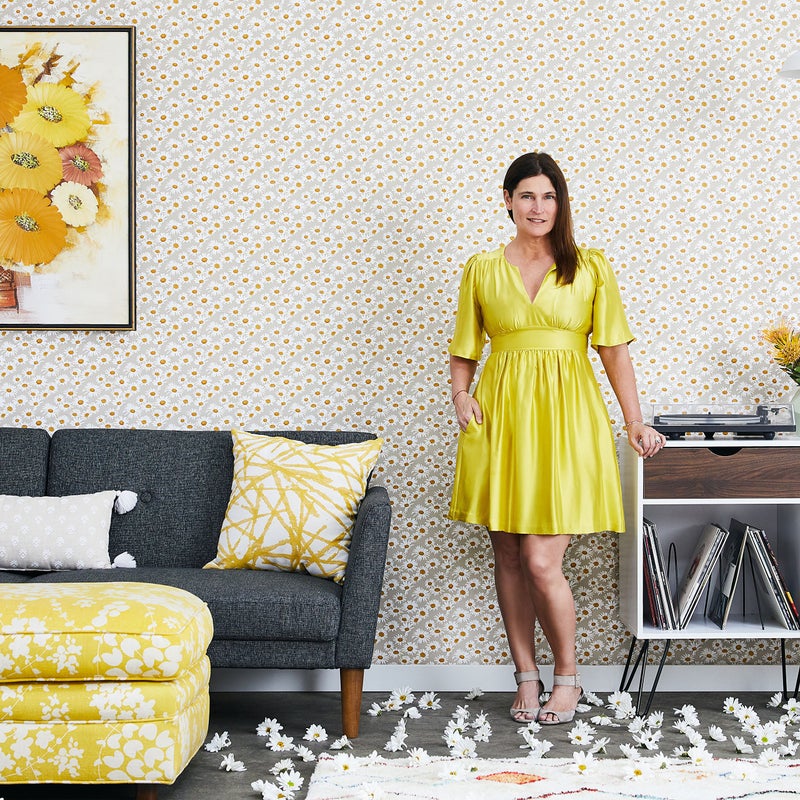 Tempaper x Novogratz Yellow and Metallic Gold Daisies Floral Removable Peel and Stick Wallpaper, 20.5 in X 16.5 ft, Made in the USA - Image 2